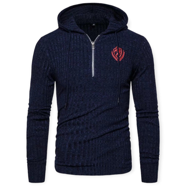 Dunkelblauer Herren-Hoodie mit Reißverschluss, Kapuze und rotem Logo, Freizeitmode.