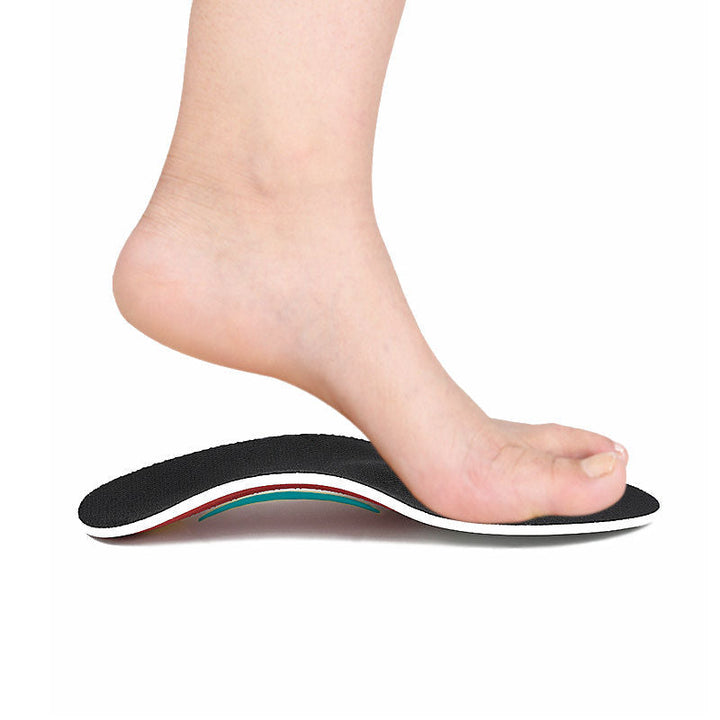 Fuß mit orthopädischer Einlegesohle, schwarz, ergonomisch, Fußgewölbeunterstützung, Komfort.