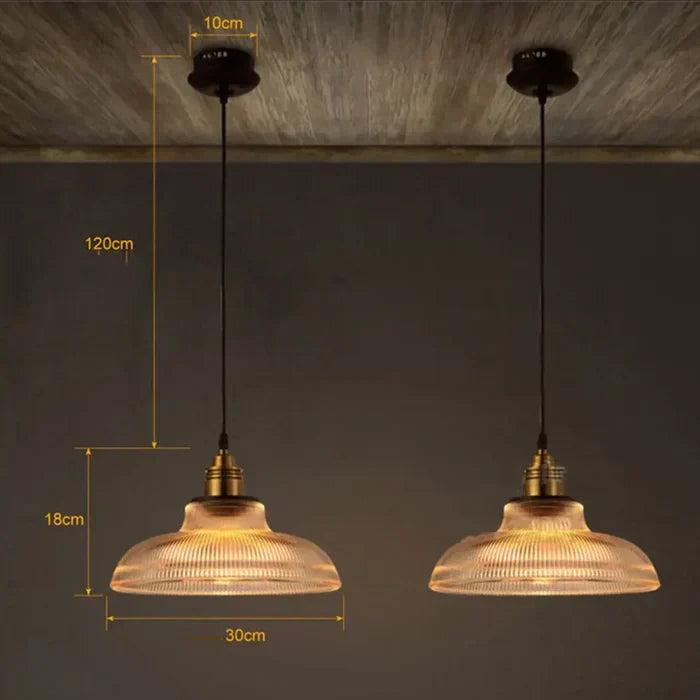 Zwei industrielle Pendelleuchten aus Glas, 30 cm Durchmesser, 120 cm Kabel, warmes Licht.