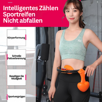 Frau mit grauem Sport-BH und intelligentem Fitnessreifen im Fitnessstudio, Gewichtsverlust.