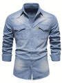 Herren Jeanshemd, hellblau, langarm, Knopfleiste, Brusttaschen, Freizeitmode, Denim-Look.
