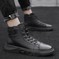 Schwarze Herren-Sneaker aus Leder, hohe Knöchel, modisch, robust, ideal für Freizeitkleidung.