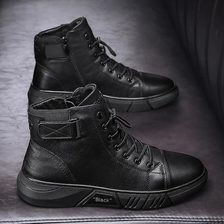 Schwarze Herren-Sneaker aus Leder, hohe Knöchel, modisches Design, Reißverschluss, Schnürsenkel.