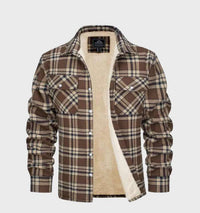 Braune karierte Herrenjacke mit Fleece-Futter, Langarm, Knopfleiste, zwei Brusttaschen.