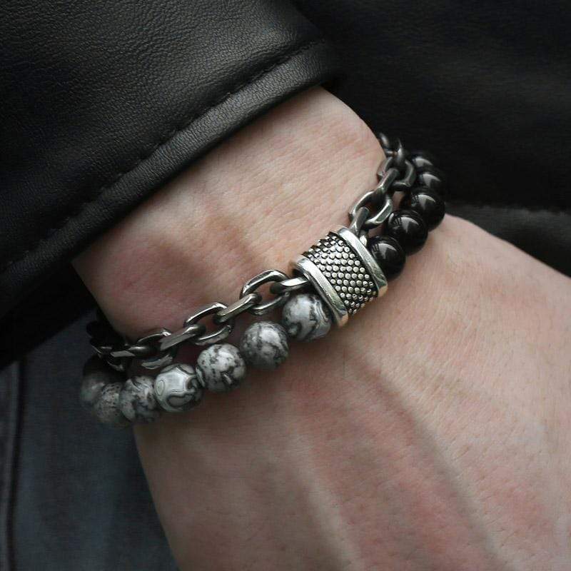 Schwarzes Lederarmband mit grauen Steinperlen, Herrenmode, Edelstahlverschluss.