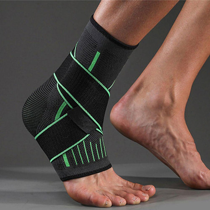 Schwarze Knöchelbandage mit grünen Streifen, elastisch, für Sportverletzungen und Stabilität.
