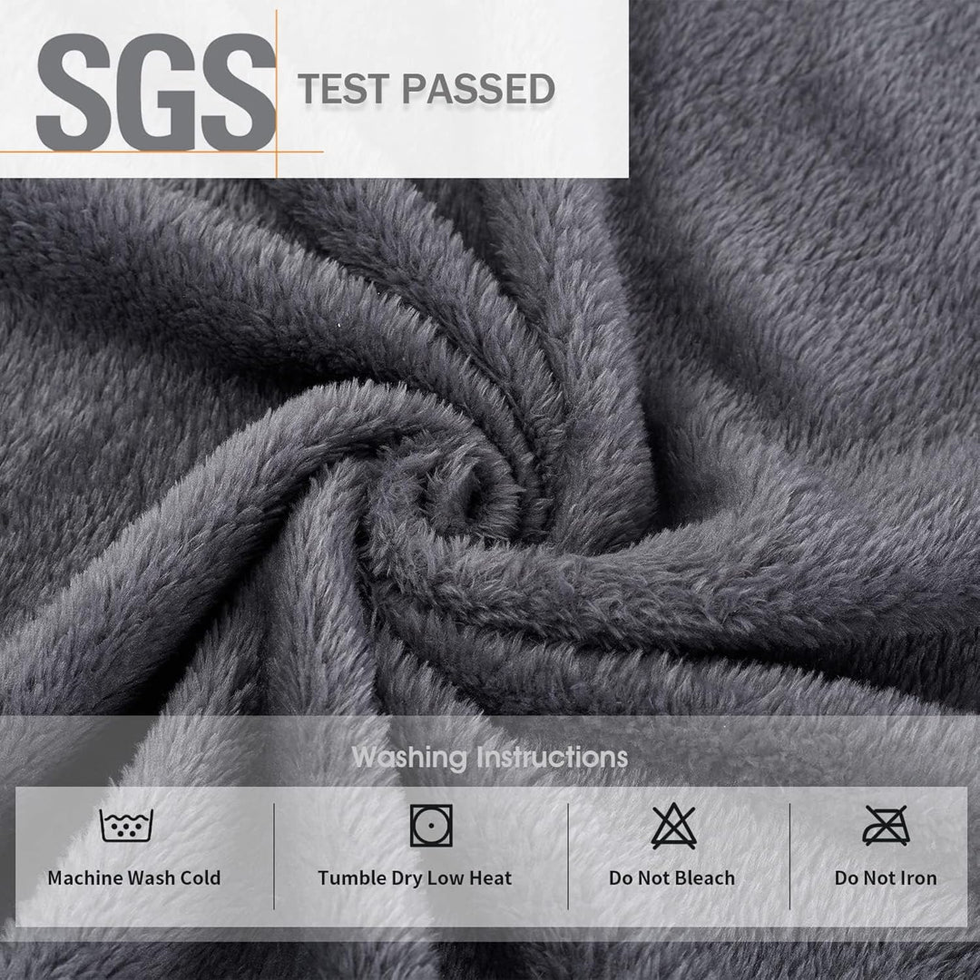 Graue Fleece-Decke, SGS-geprüft, waschmaschinenfest, pflegeleicht, kuscheliges Material.