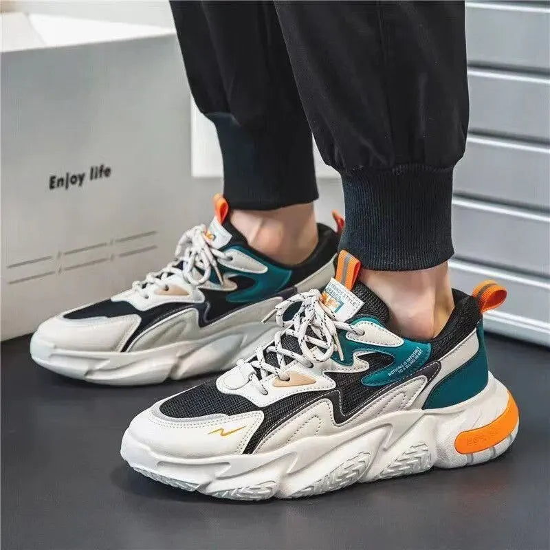 Unisex Wanderschuh, wasserabweisend, leicht, schwarz-weiß, orange Akzente, 2024 Modell.