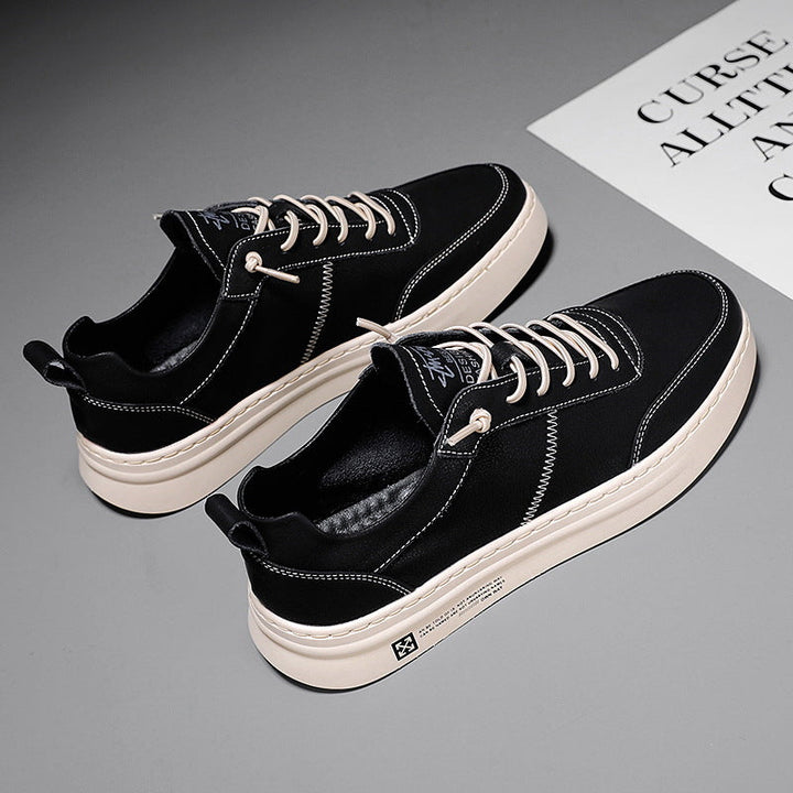 Schwarze Ledersneaker für Herren, atmungsaktiv, rutschfest, modisch, Freizeit, weißer Sohlentrand.
