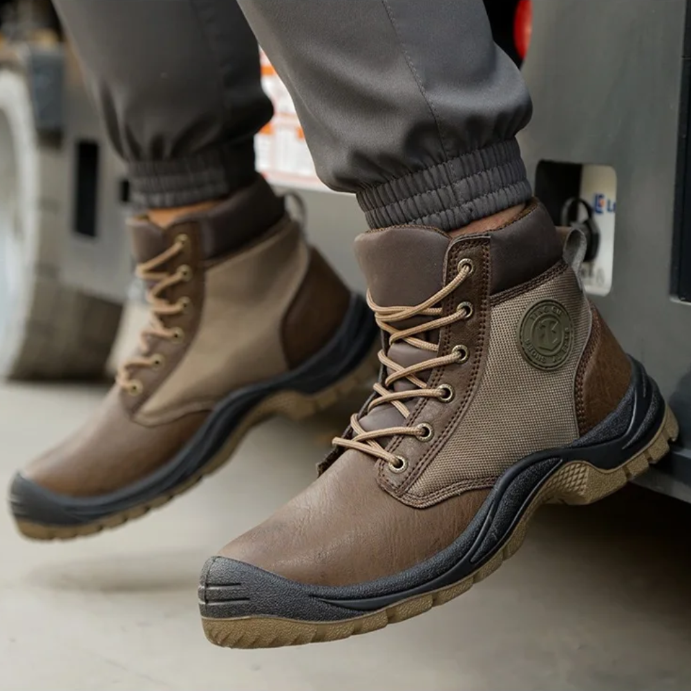 Braune Sicherheitsstiefel aus Leder, rutschfeste Sohle, ideal für Arbeitsschutz und Outdoor.