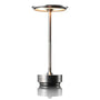 Silberne Tischlampe aus Metall, modernes Design, LED-Beleuchtung, ideal für Büro oder Wohnzimmer.