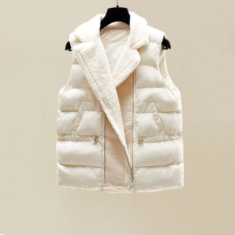 Weiße Damenweste mit Reißverschluss, Steppdesign, warmes Futter, modisch, Winterbekleidung.