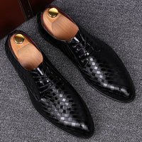 Schwarze Herren Lederschuhe, kariert, Business Casual, spitze Zehen, Schnürung.