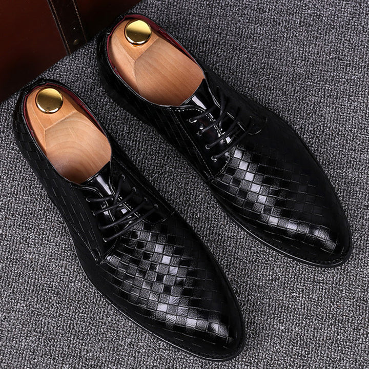 Schwarze Herren Lederschuhe, kariert, Business Casual, spitze Zehen, Schnürung.